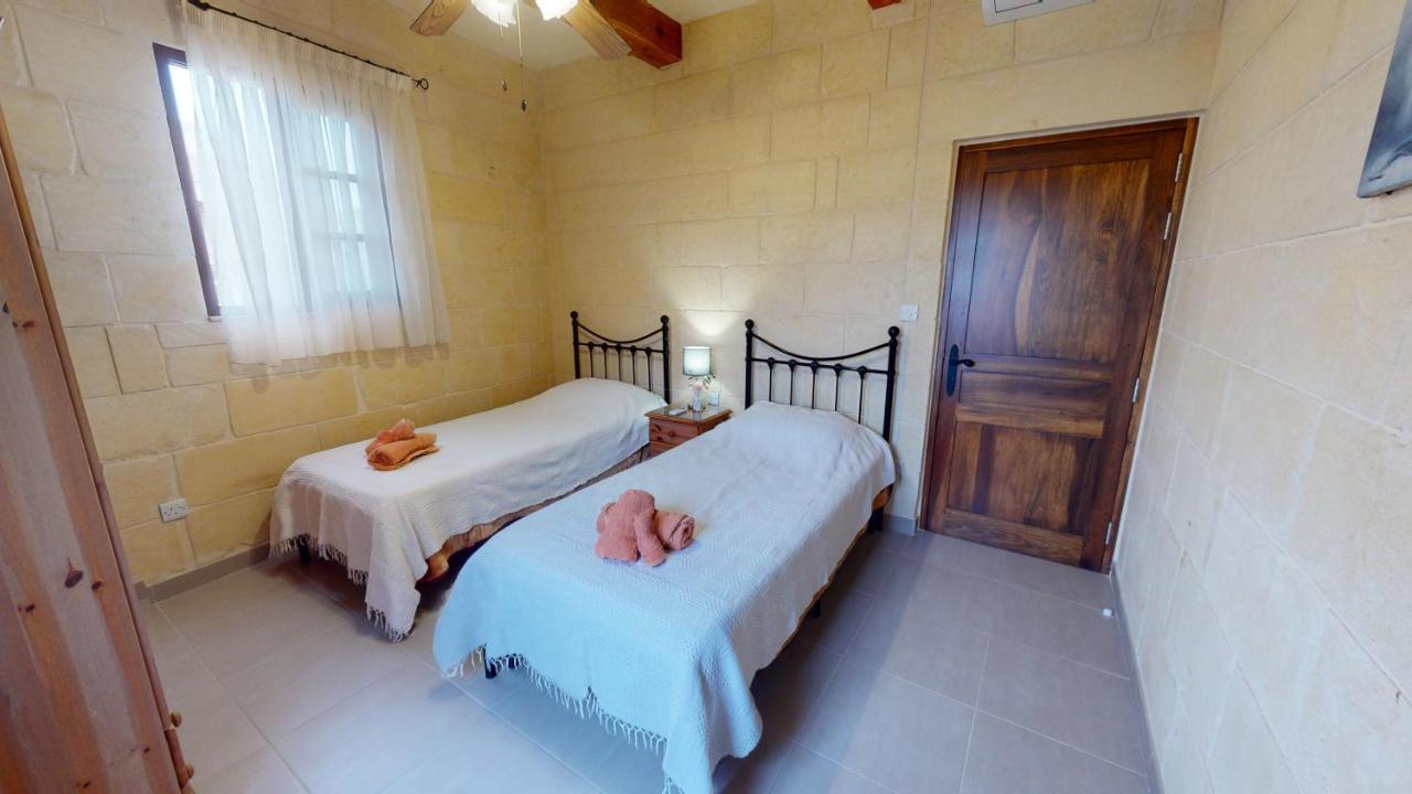 Qala Bed&Breakfast With Swimming Pool - Il-Wenniessa Kültér fotó