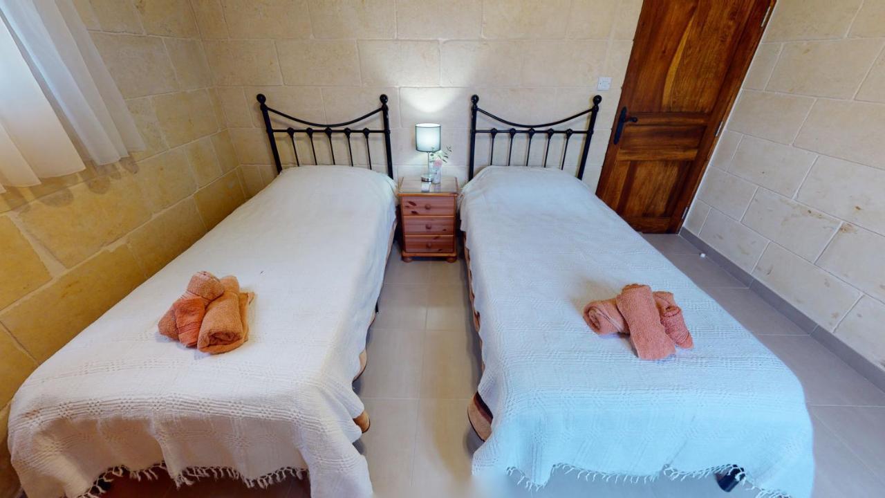 Qala Bed&Breakfast With Swimming Pool - Il-Wenniessa Kültér fotó